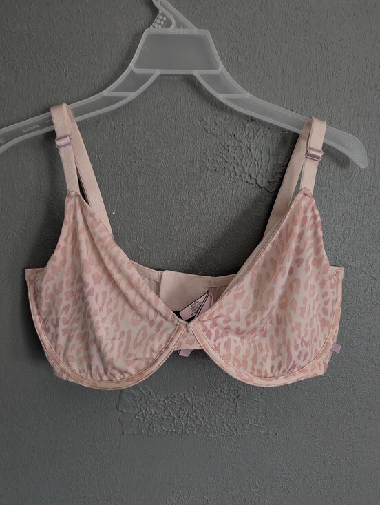 Victoria's Secret Other - Victoria's Secret Light Pink Leopard Underwire Bra
